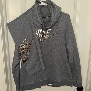Nike outfit. Sweatshirt and leggings